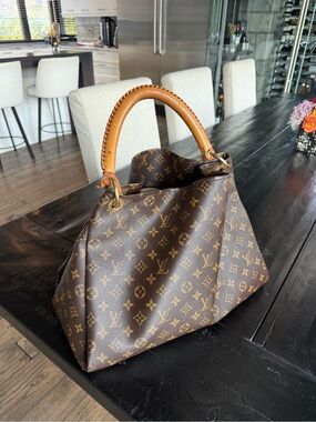 Louis Vuitton Brown Monogram Artsy MM Satchel with Tan Leather Handle